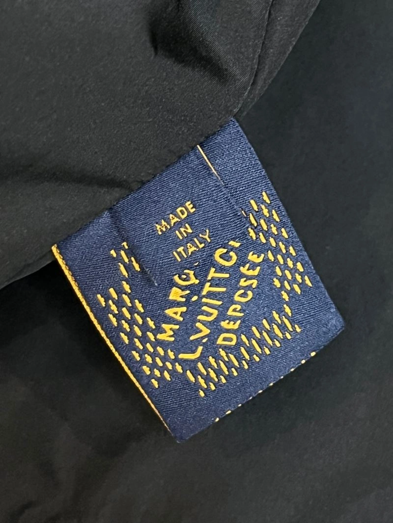 Durable Louis Vuitton Outwear 137715