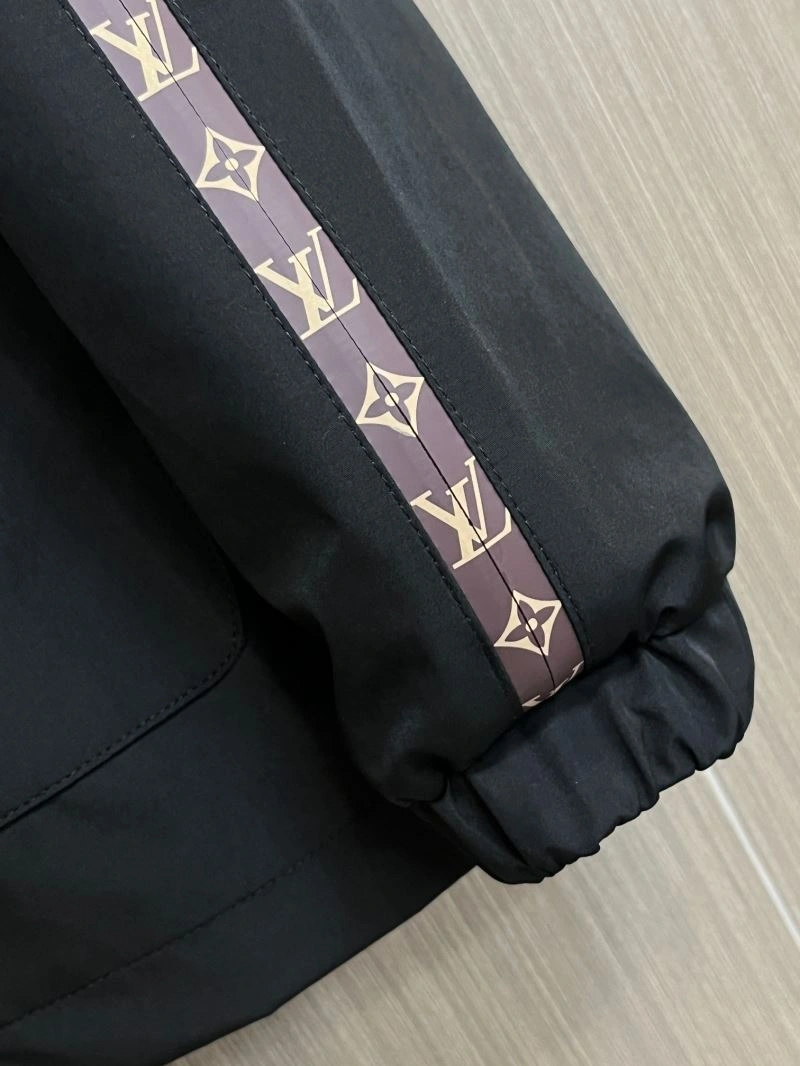 Louis Vuitton Outwear Flexible 137720