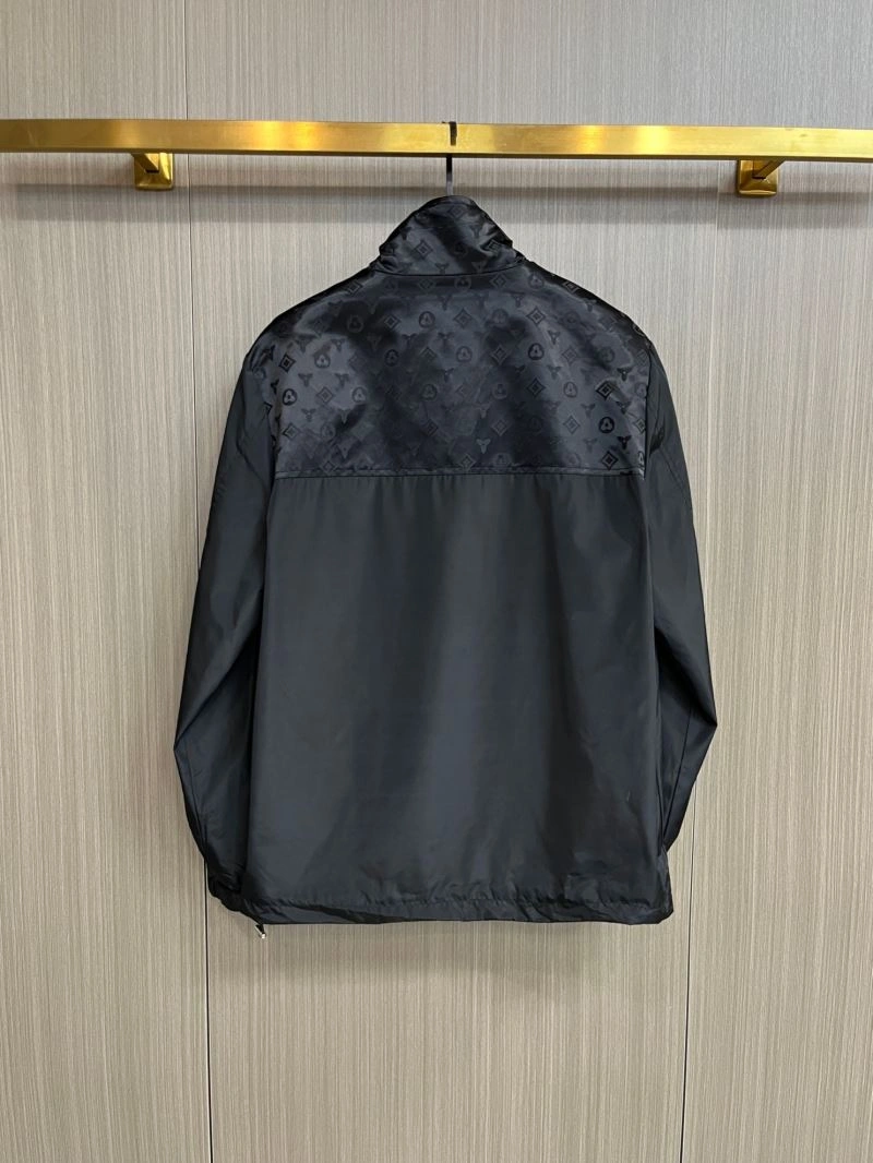 Resilient Louis Vuitton Outwear 137721