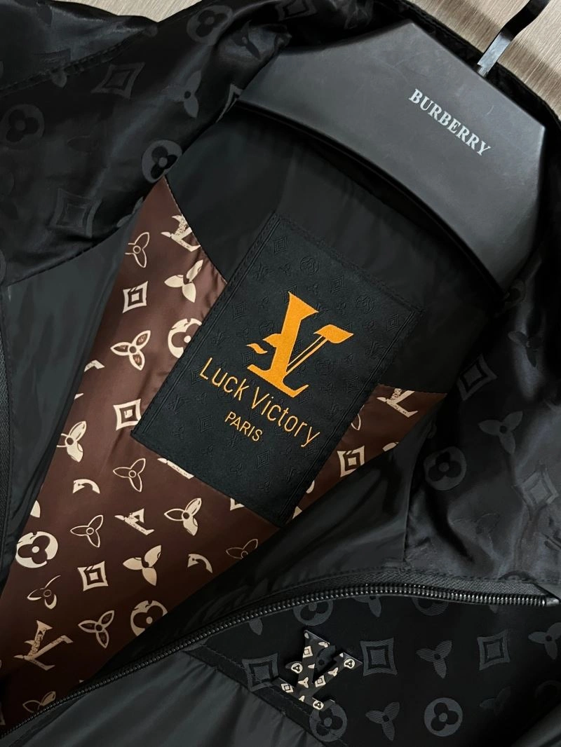 Resilient Louis Vuitton Outwear 137721