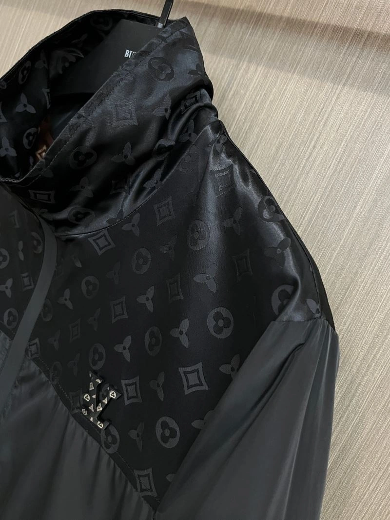 Resilient Louis Vuitton Outwear 137721