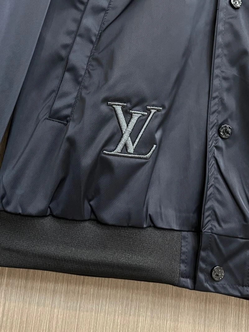 Louis Vuitton Outwear Seasonal 137710
