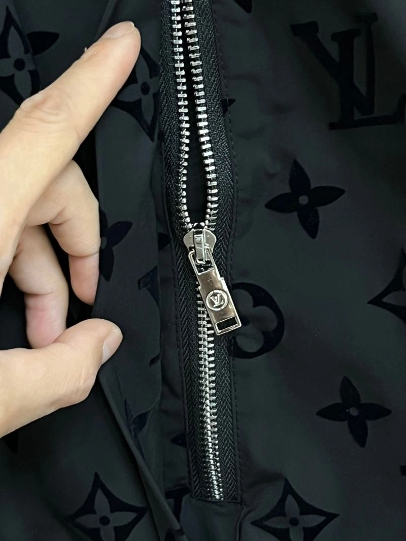 Louis Vuitton Outwear ZipUp 137711
