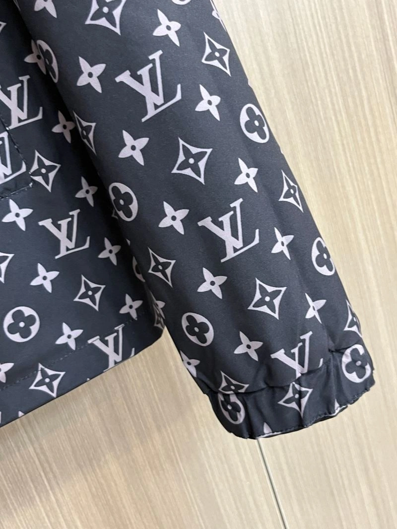 Durable Louis Vuitton Outwear 137708