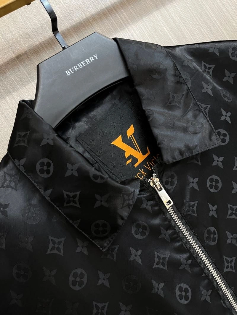 ZipUp Louis Vuitton Outwear 137704