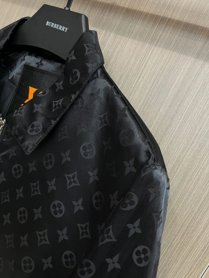 ZipUp Louis Vuitton Outwear 137704