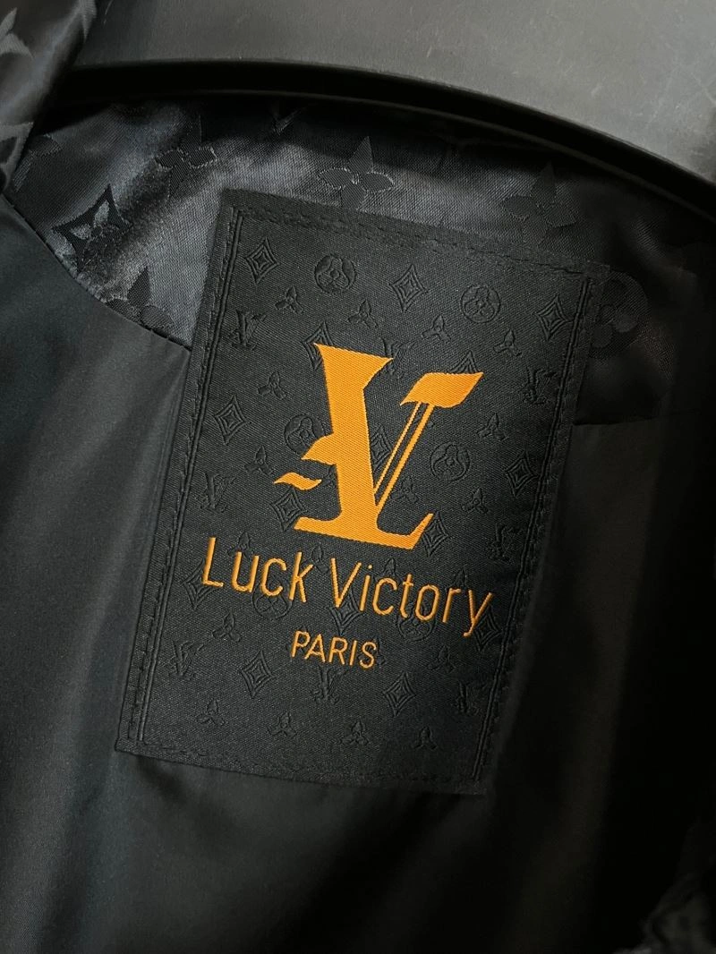 ZipUp Louis Vuitton Outwear 137704