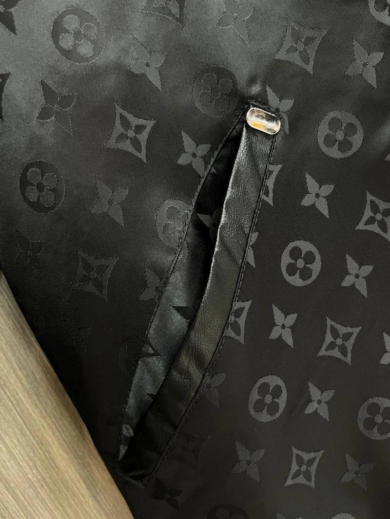 ZipUp Louis Vuitton Outwear 137704