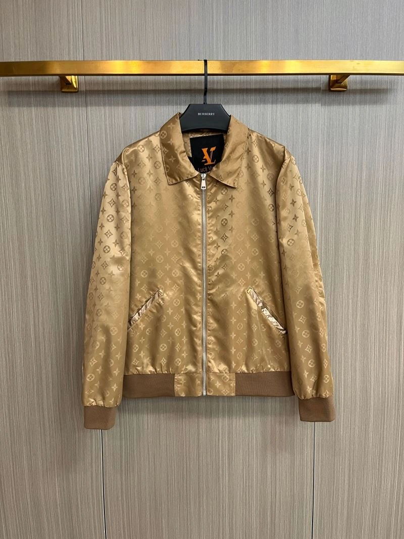 Minimalist Louis Vuitton Outwear 137783
