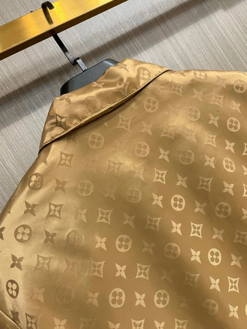 Minimalist Louis Vuitton Outwear 137783