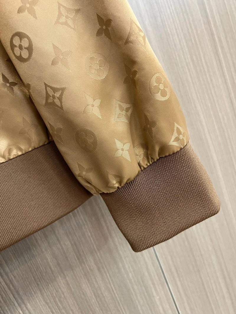 Minimalist Louis Vuitton Outwear 137783