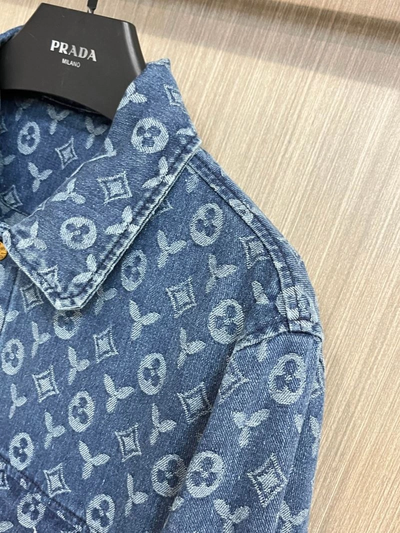 Classic Louis Vuitton Outwear 137703