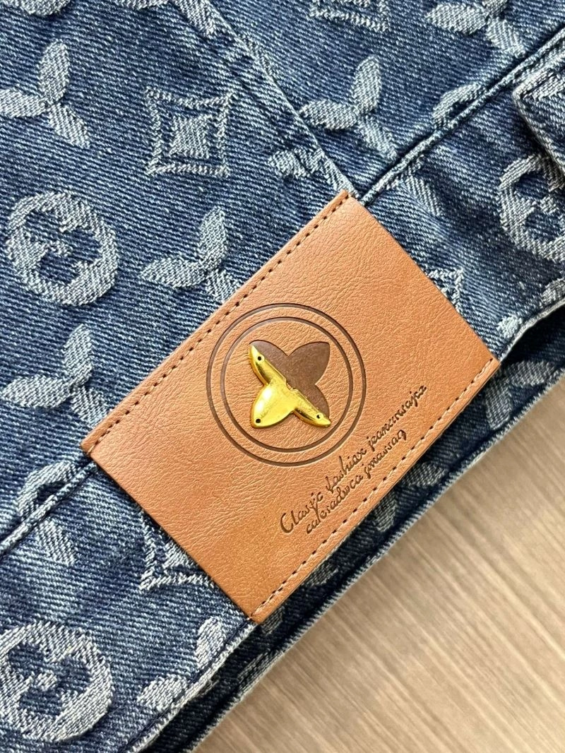 Classic Louis Vuitton Outwear 137703