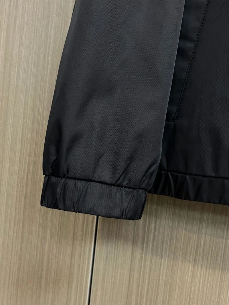 Seasonal Louis Vuitton Outwear 137701