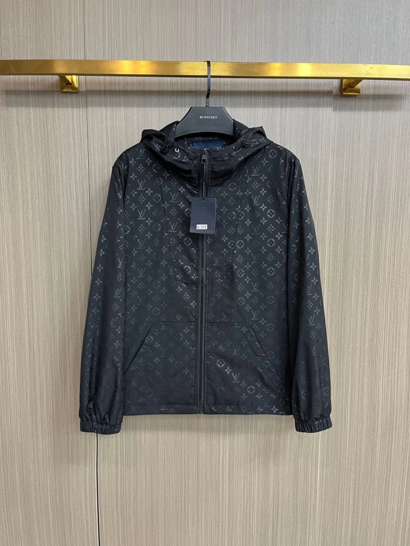 Refined Louis Vuitton Outwear 137699