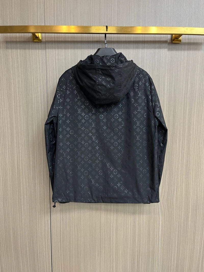 Refined Louis Vuitton Outwear 137699