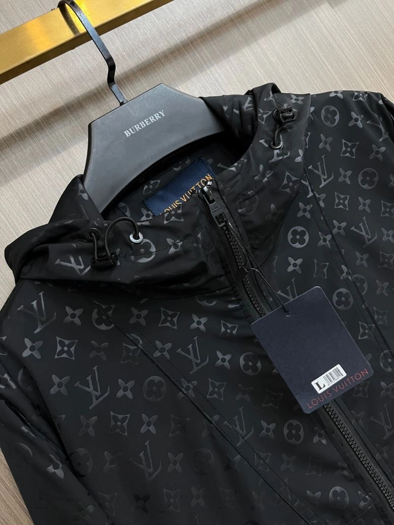 Refined Louis Vuitton Outwear 137699