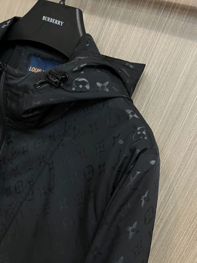 Refined Louis Vuitton Outwear 137699