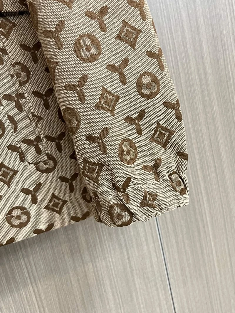Louis Vuitton Outwear Vibrant 137698