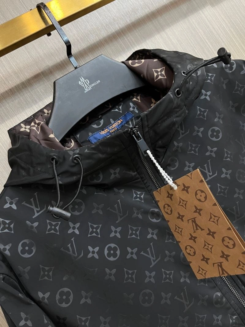 Louis Vuitton Outwear Compact 137696