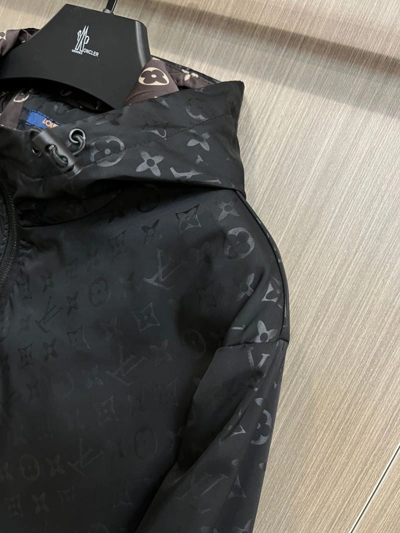Louis Vuitton Outwear Compact 137696