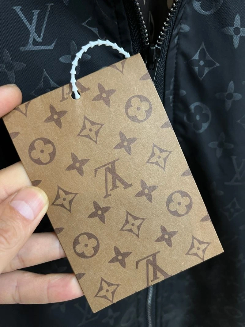 Louis Vuitton Outwear Compact 137696