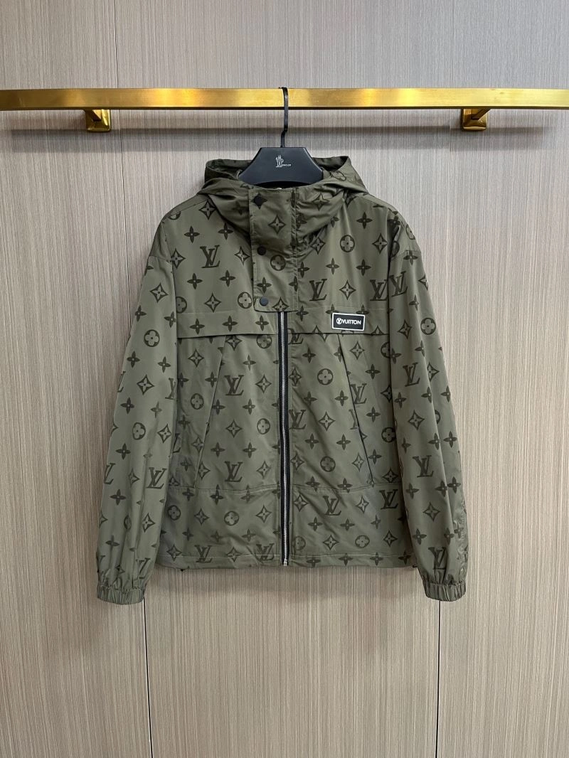 Louis Vuitton Outwear Sporty 137689