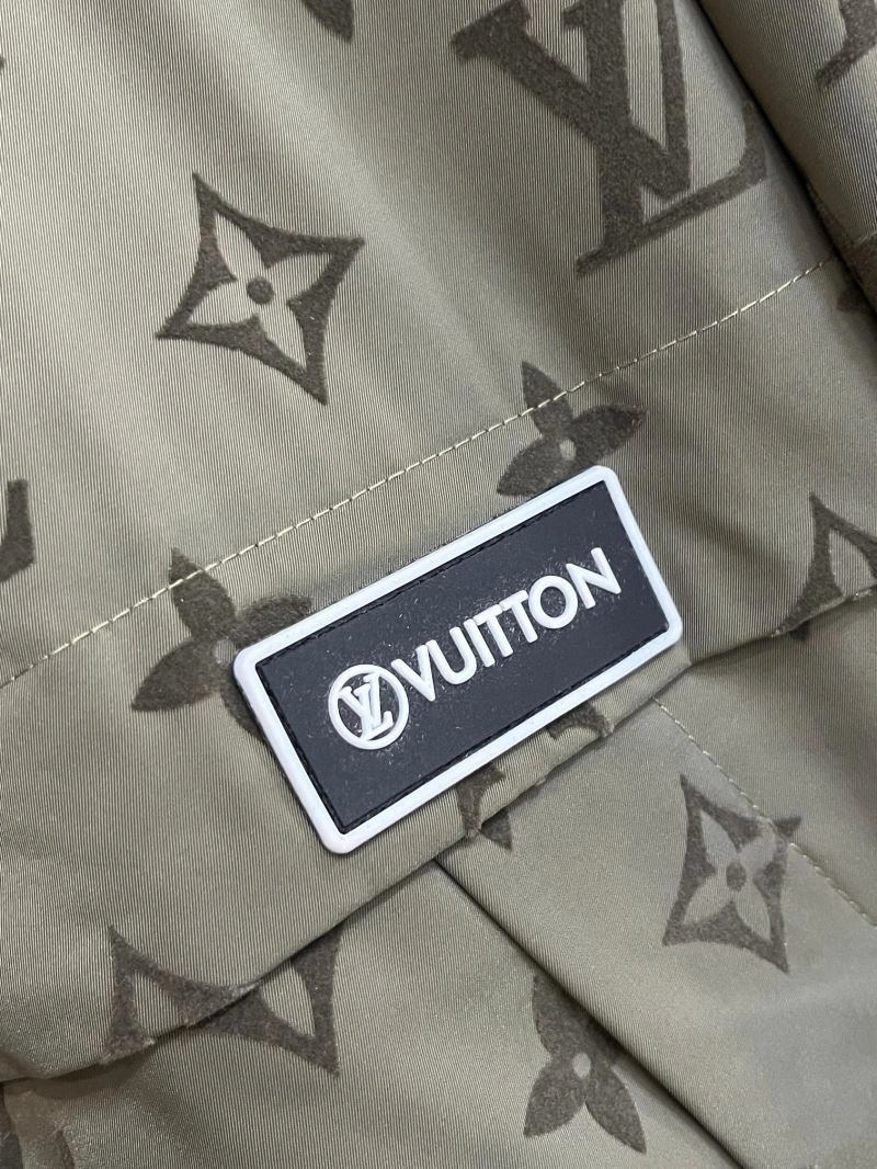 Louis Vuitton Outwear Sporty 137689