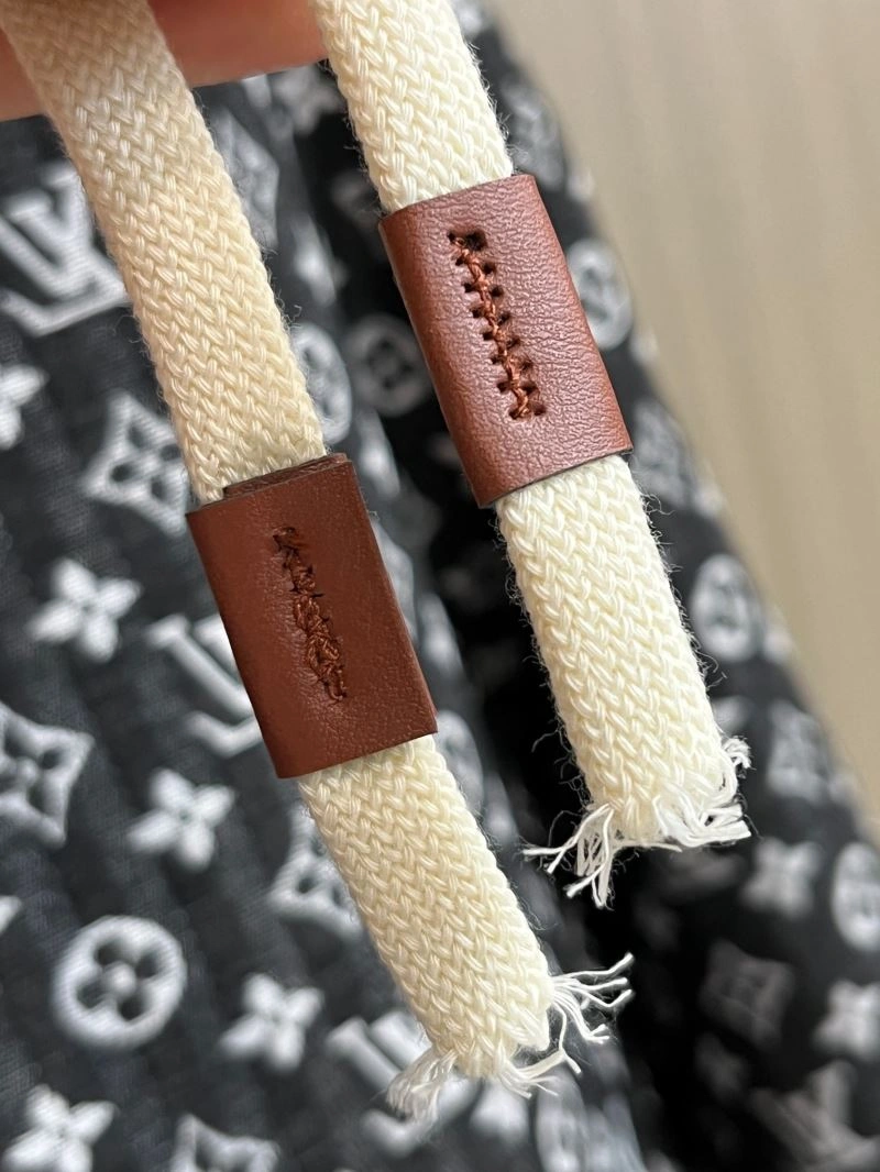 Elegant Louis Vuitton Outwear 137687