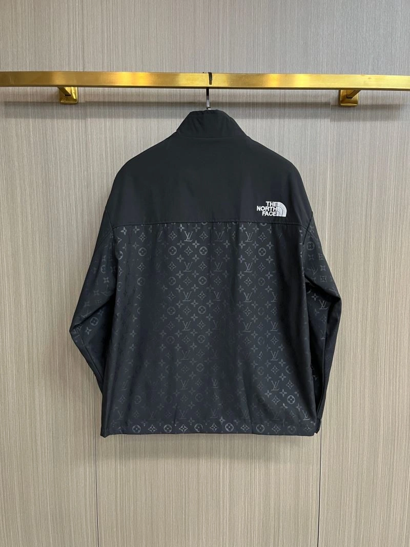 Refined Louis Vuitton Outwear 137679