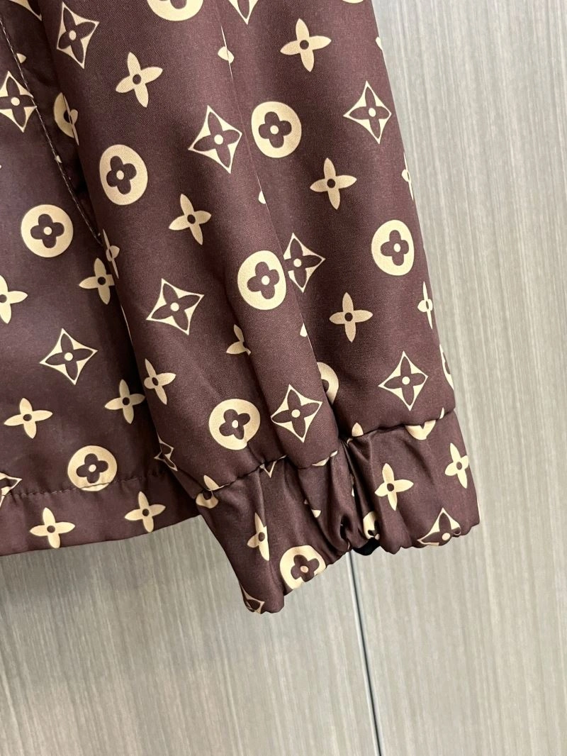 Refined Louis Vuitton Outwear 137679