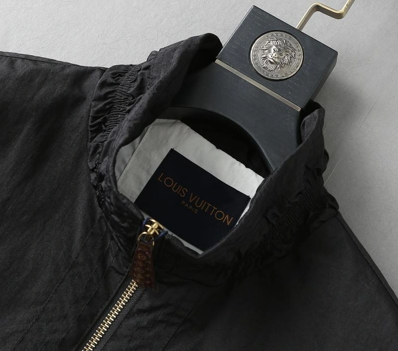 ZipUp Louis Vuitton Outwear 137694