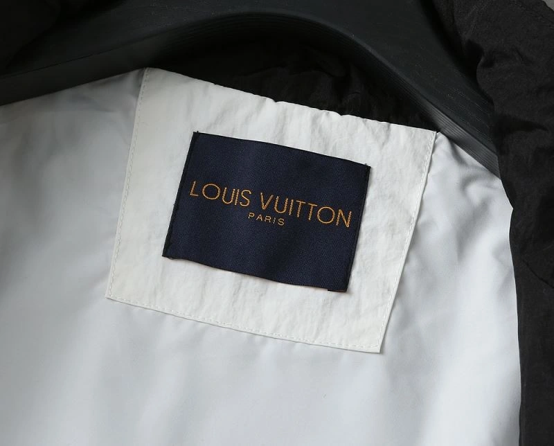 ZipUp Louis Vuitton Outwear 137694