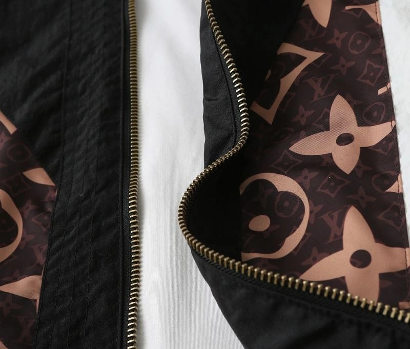 ZipUp Louis Vuitton Outwear 137694
