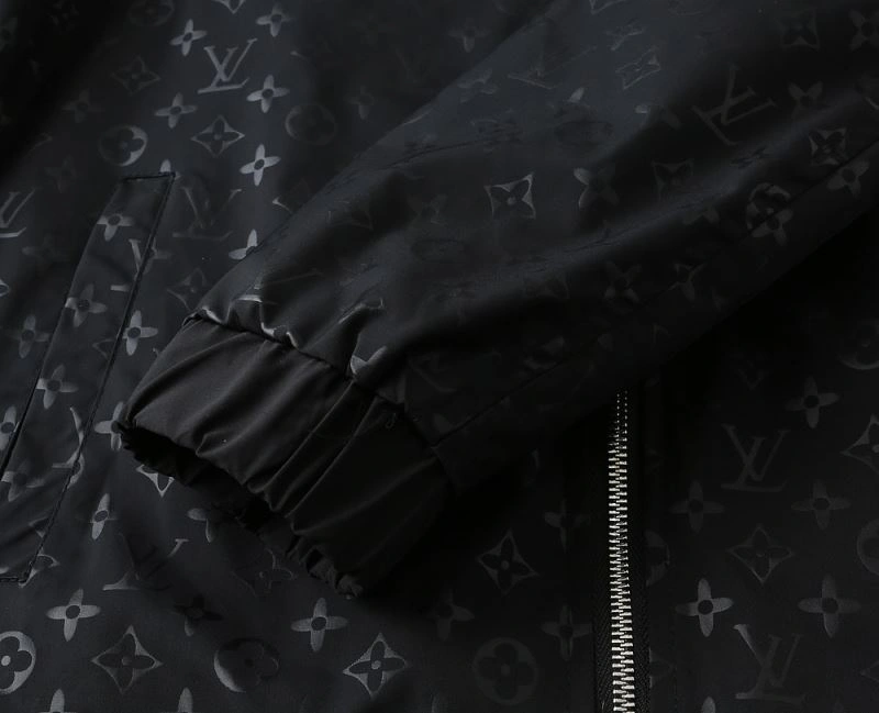 Resilient Louis Vuitton Outwear 137678