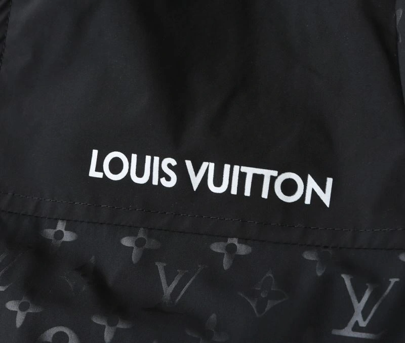 Resilient Louis Vuitton Outwear 137678