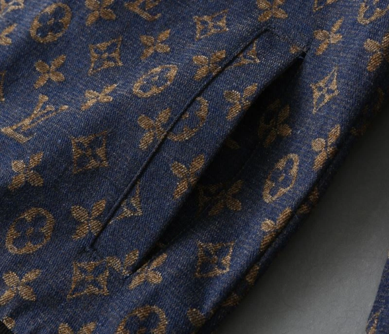 Lightweight Louis Vuitton Outwear 137680