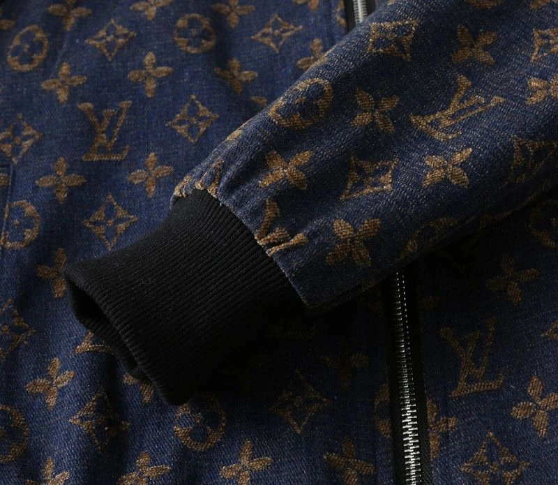Lightweight Louis Vuitton Outwear 137680