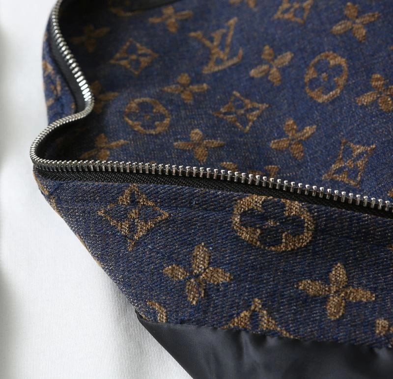 Lightweight Louis Vuitton Outwear 137680