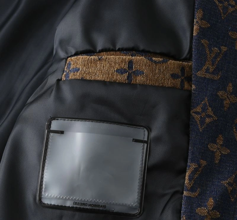 Lightweight Louis Vuitton Outwear 137680