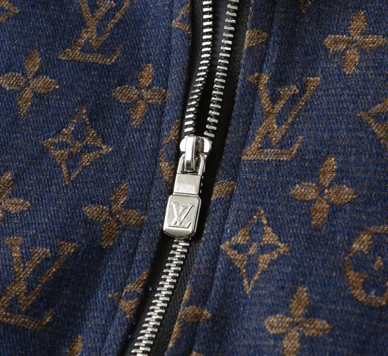 Lightweight Louis Vuitton Outwear 137680