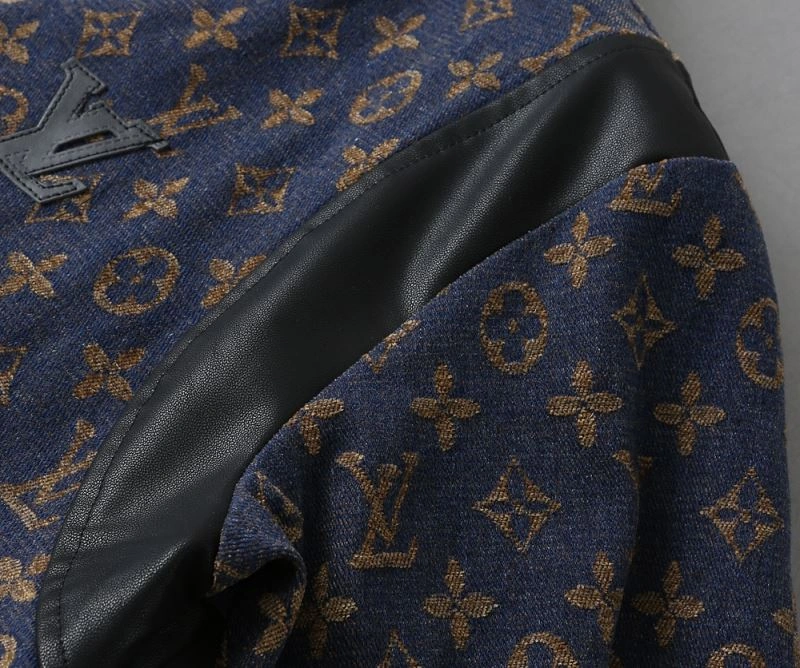 Lightweight Louis Vuitton Outwear 137680