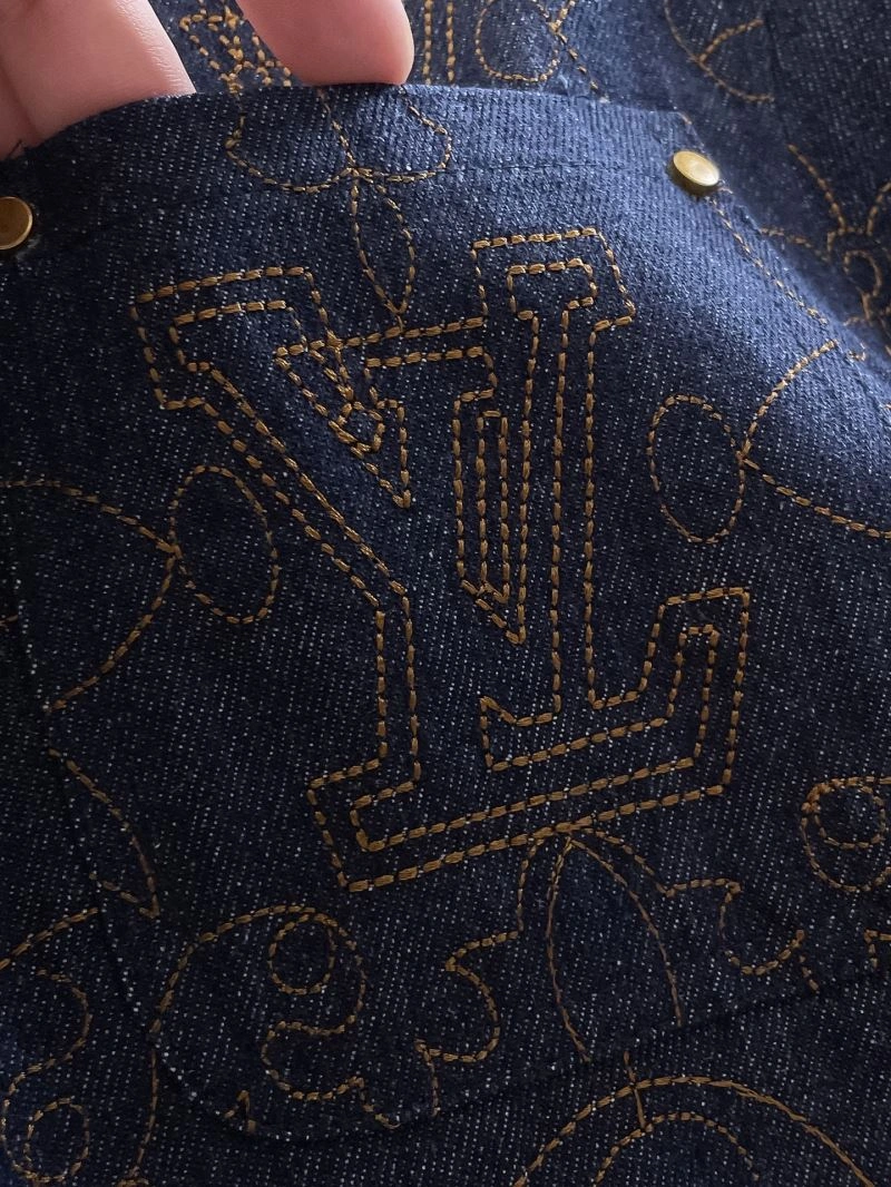 Trendy Louis Vuitton Outwear 137667