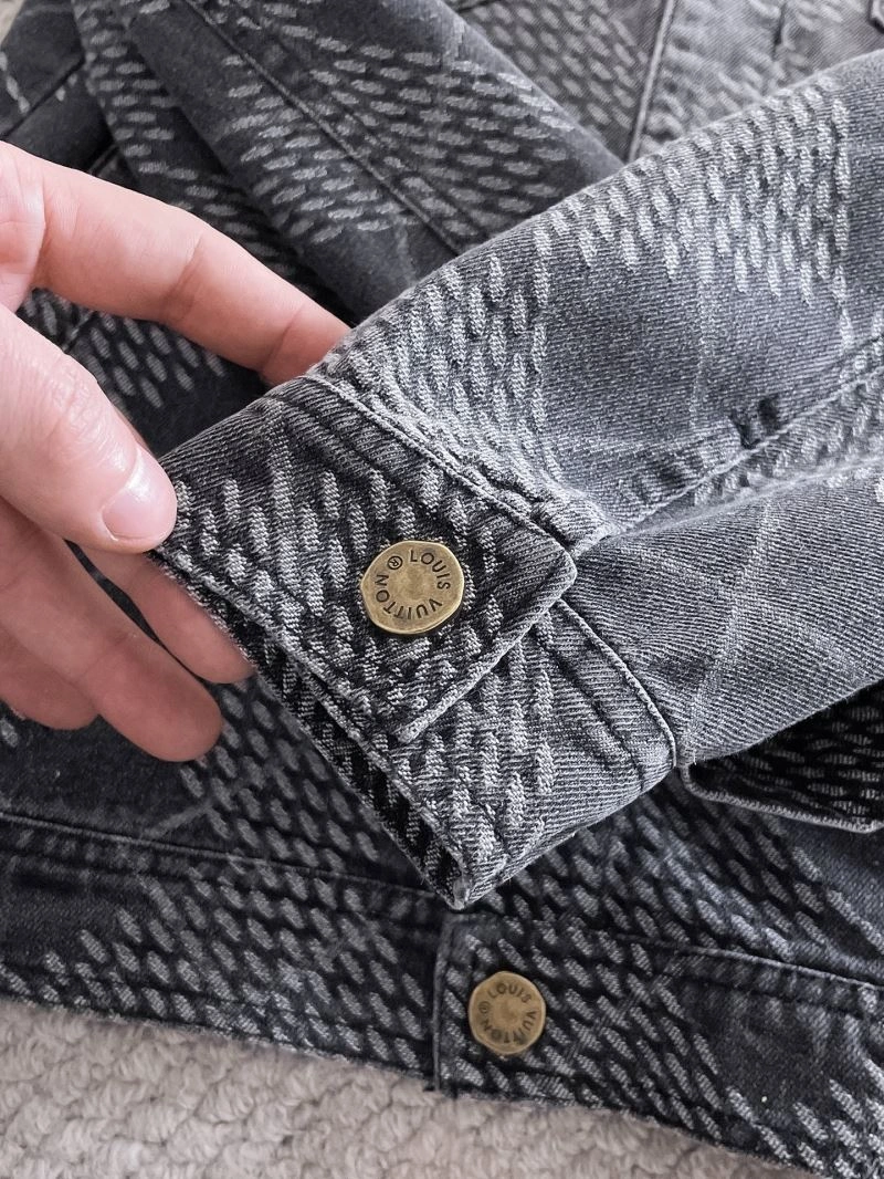 Louis Vuitton Outwear Snug 137669