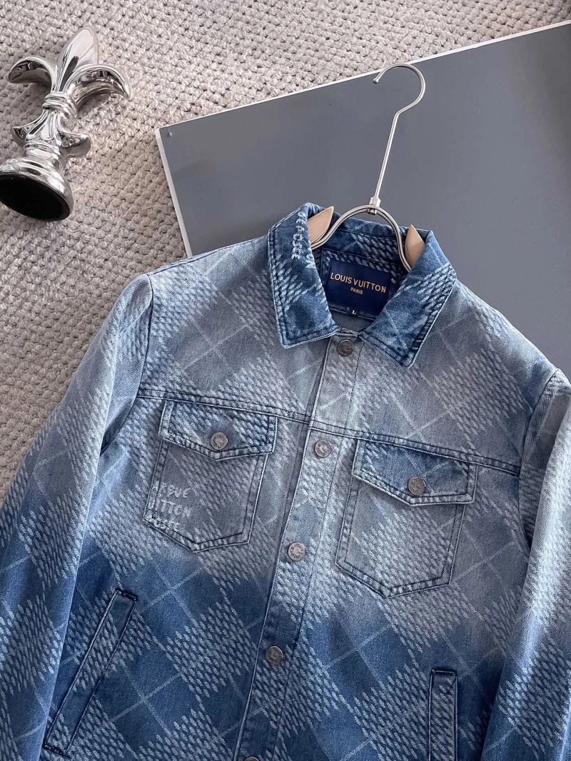 Classic Louis Vuitton Outwear 137672