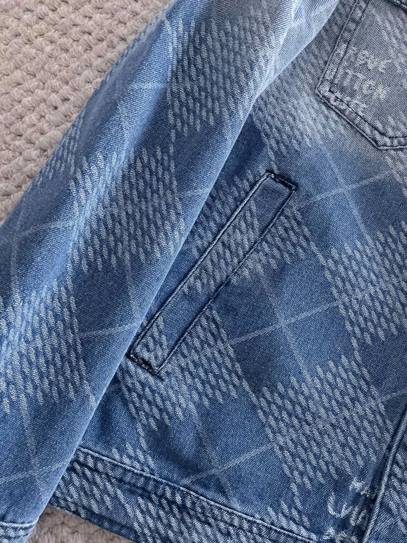 Classic Louis Vuitton Outwear 137672
