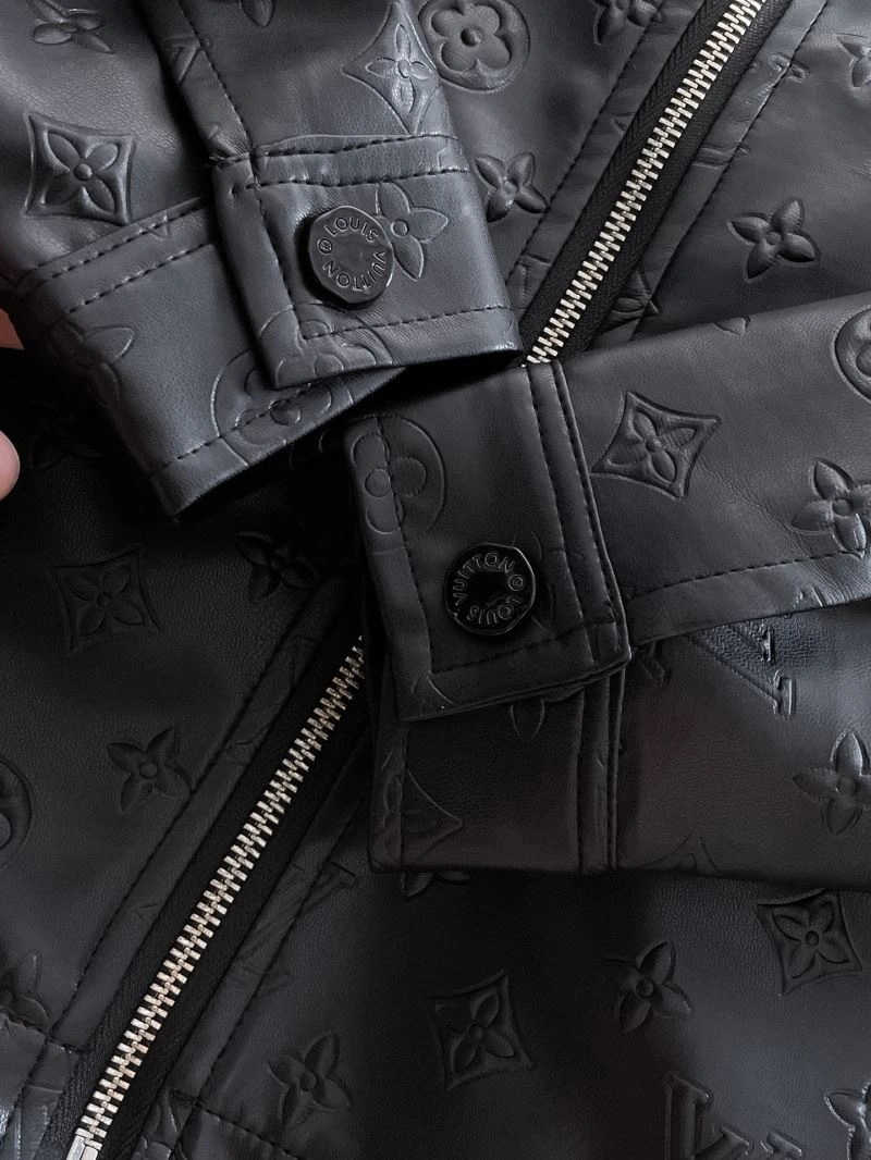 WaterResistant Louis Vuitton Outwear 137677