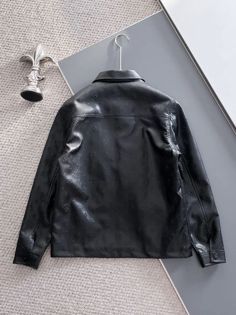 WaterResistant Louis Vuitton Outwear 137677