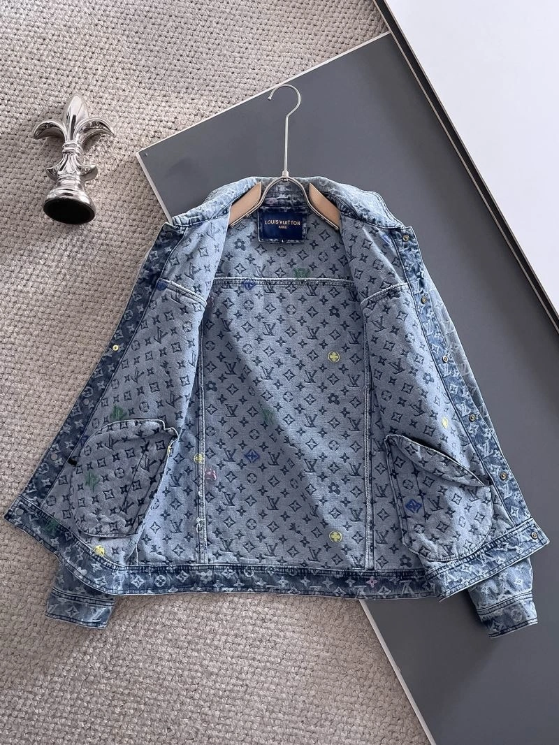 Timeless Louis Vuitton Outwear 137660