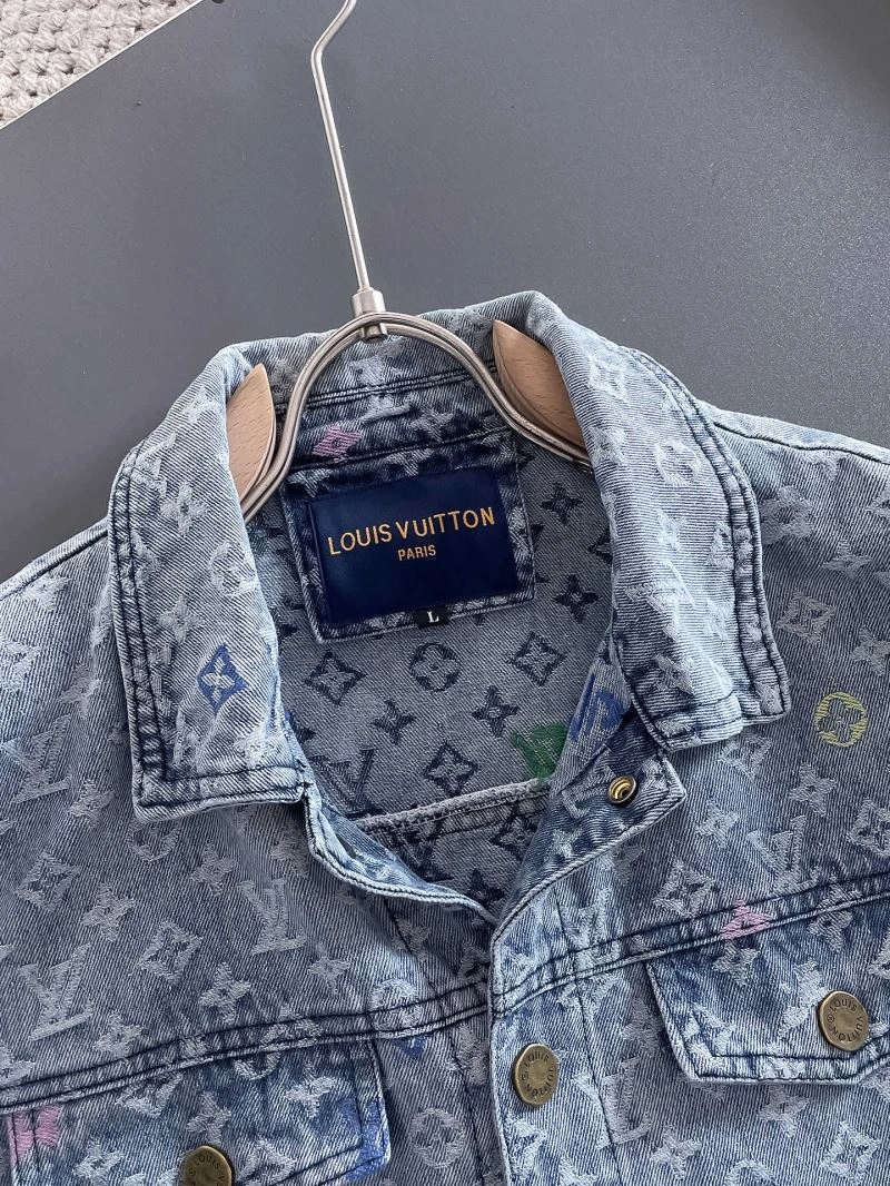 Timeless Louis Vuitton Outwear 137660